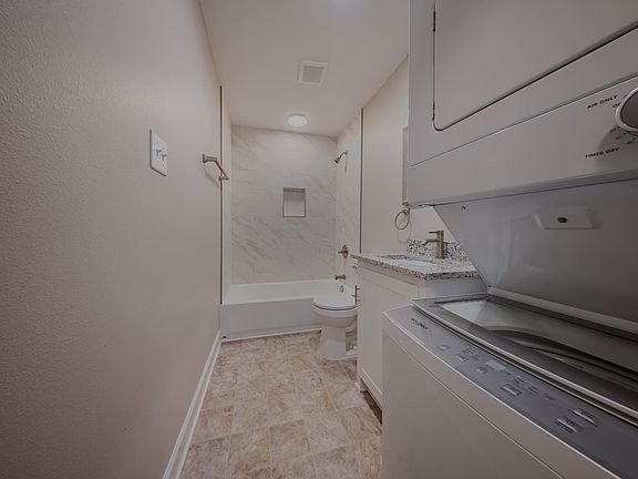3rd image of 703 W 23rd St