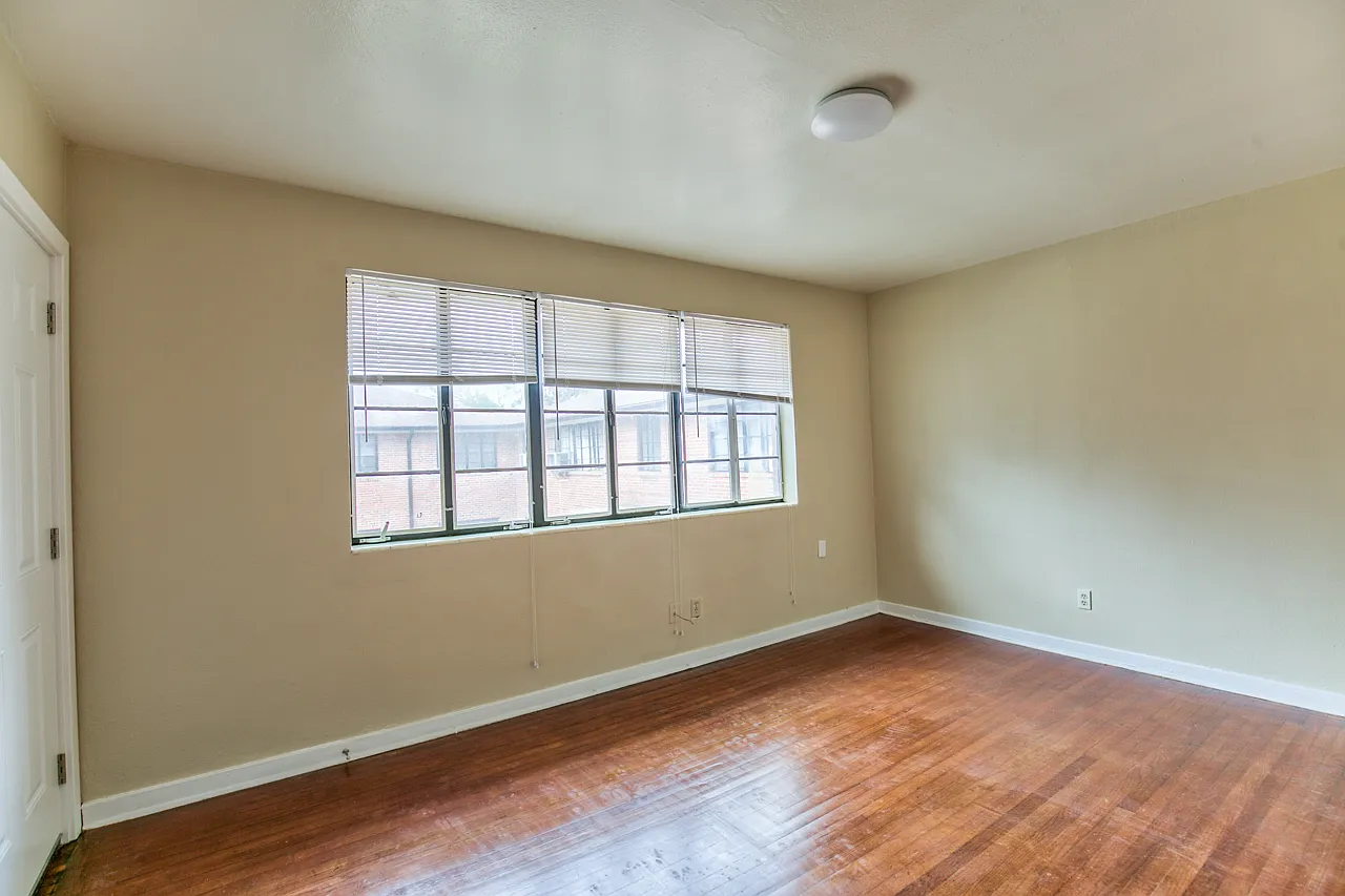 Park Avenue Apts — Photo 4