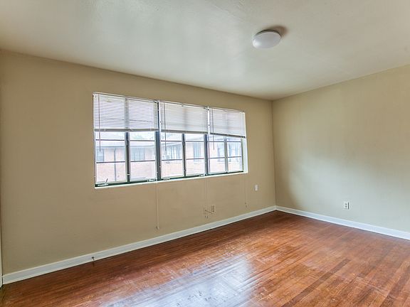 4th image of 638-648 E Park Ave #11