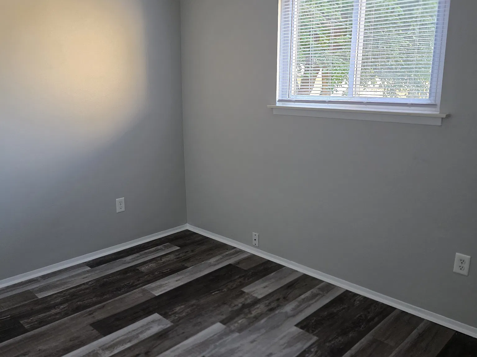 3 bed, 1100 sqft, $1,670 — Photo 4