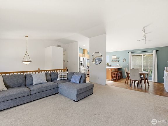 5th image of 6708 75th Drive NE