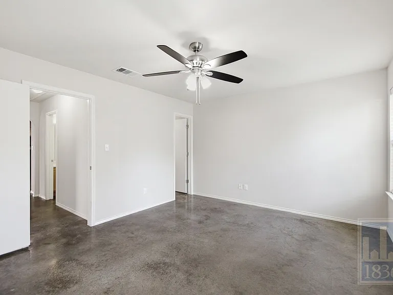 4508 Felicity Ln — Photo 10