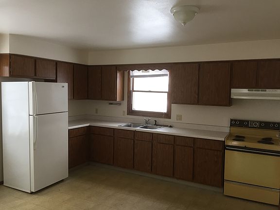 3rd image of 3319-3321 Palmer Dr