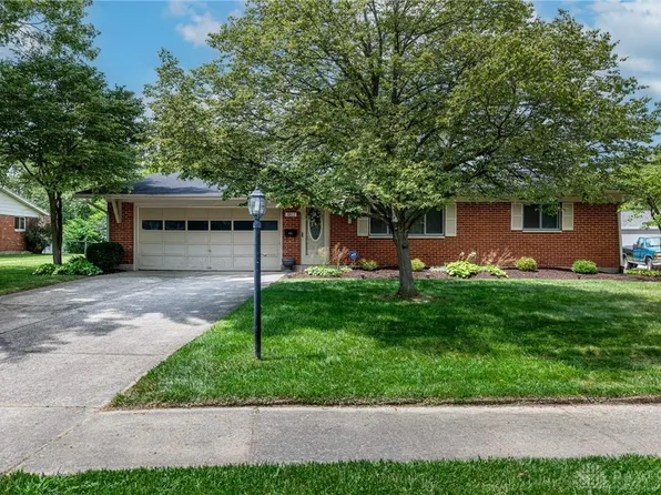 3883 Wimbledon Cir, Dayton, OH 45420
