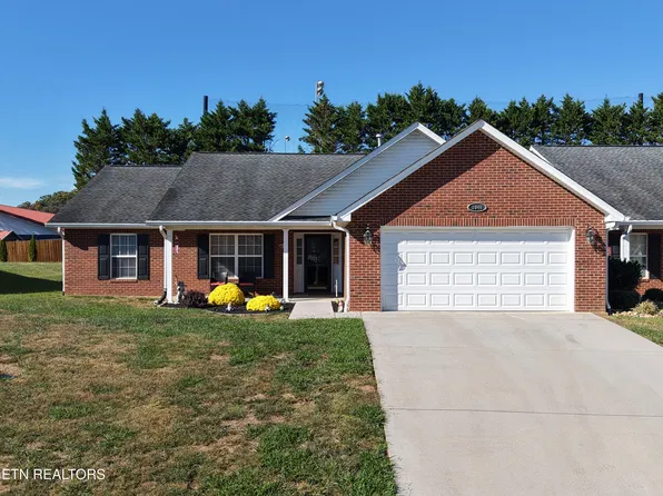 1046 Patriot Landing Dr, Dandridge, TN 37725