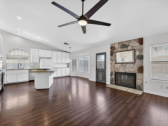 5th image of 5119 Stoneglen Way