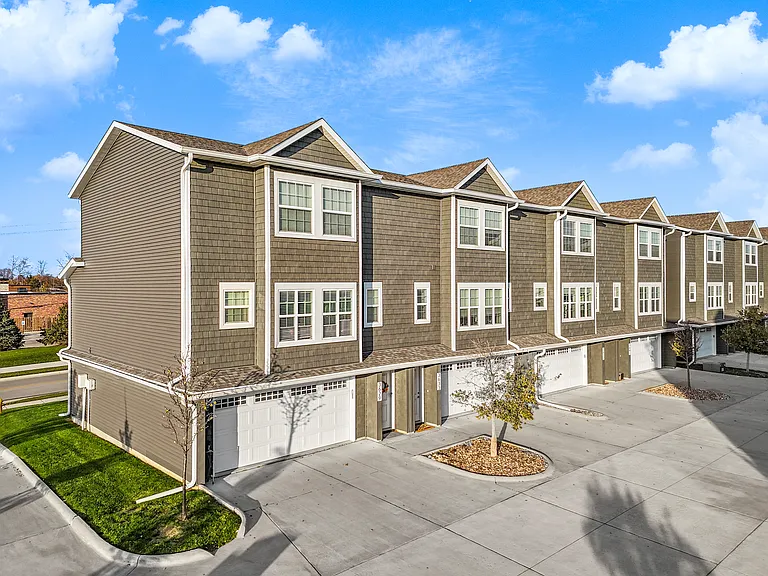 Highland Pointe — Photo 24