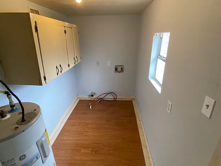216 W Avenue C — Photo 10