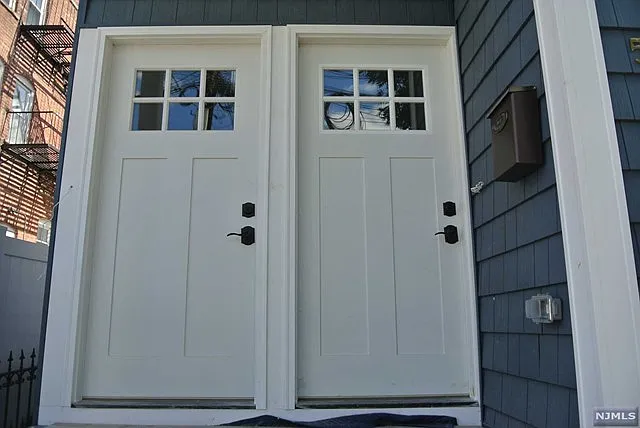 56 Clinton Pl photo 1