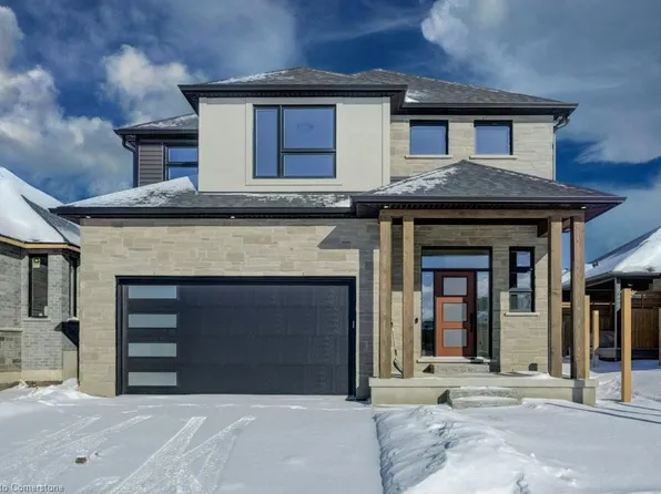 76 Weymouth St, Elmira, ON N3B 0E3