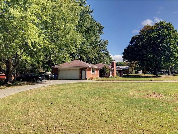 2nd image of 2221 Norwood Dr