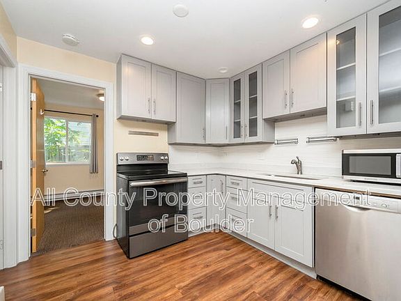 5th image of 2211 Spruce St APT 4