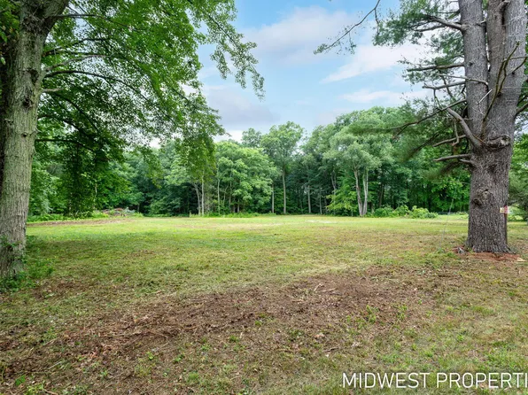 6315 S Brooks Rd, Fruitport, MI 49415