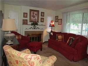 2nd image of 3009 Oaklawn St