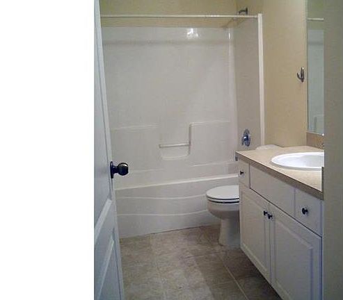 4th image of 1420 NW 20th Ter