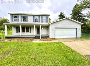 3758 Tienken Rd, Auburn Hills, MI 48326