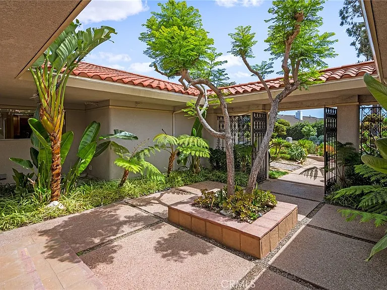 7117 Avenida Altisima — Photo 3