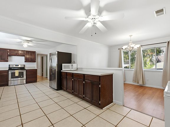 5th image of 332 Isbill Rd