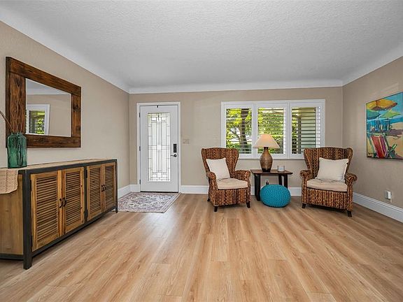 4th image of 1732 Golf View Dr