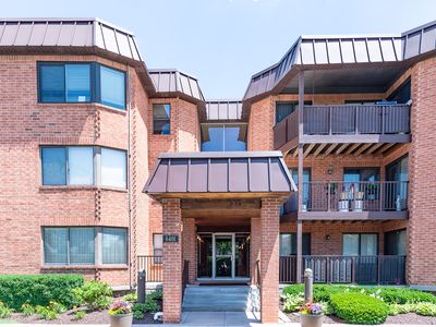6401 Clarendon Hills Rd APT 302, Willowbrook, IL, 60527
