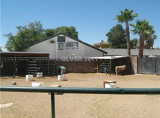 4th image of 8620 Gilespie St