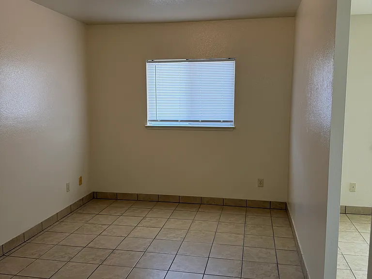 409 N 3rd St #2 — Photo 7