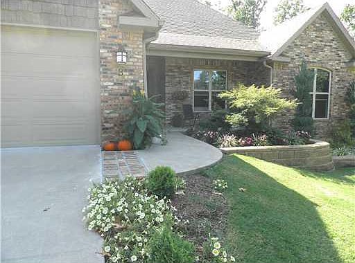 1st image of 3 Sullivan Ln