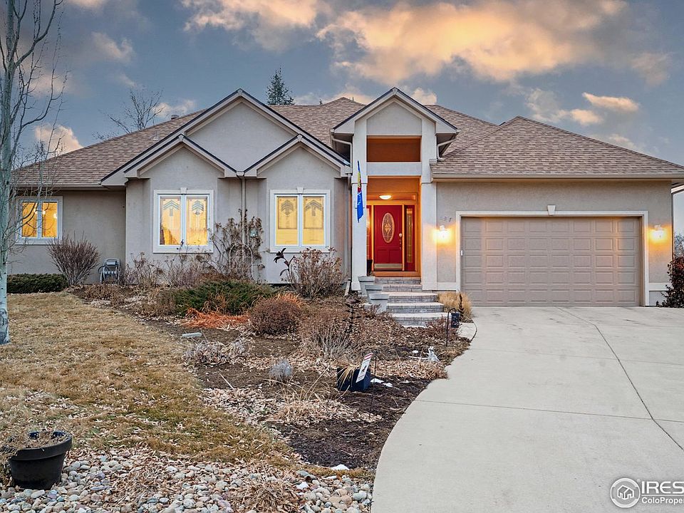 1st image of 697 Crawford Cir