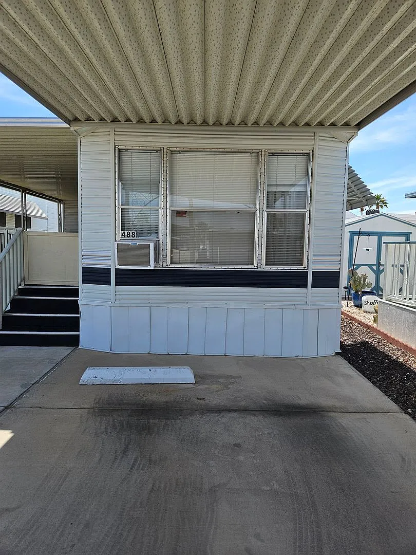 Cute Park Model for rent in a lively 55+ Park! — Photo 2