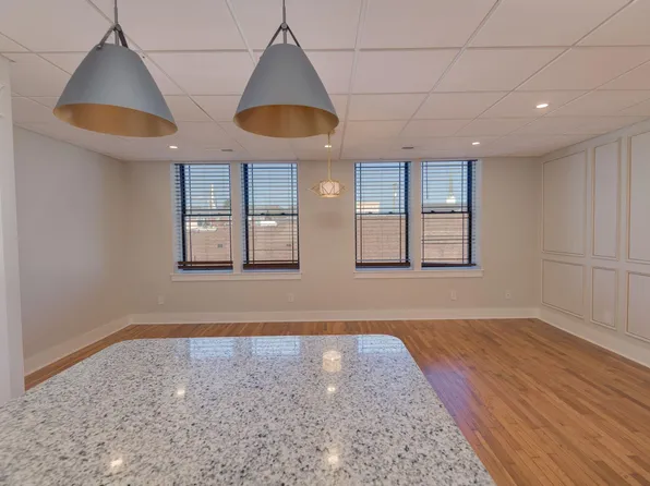 102 W Market St #A, Smithville, TN 37166