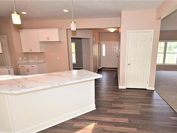 5th image of 52 Christina Dr