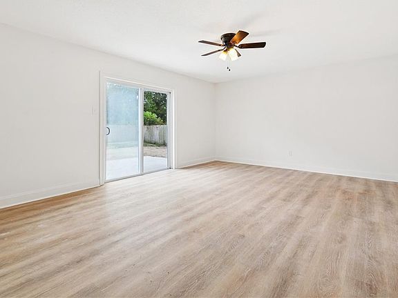 5th image of 2027 Spanish Oaks Dr