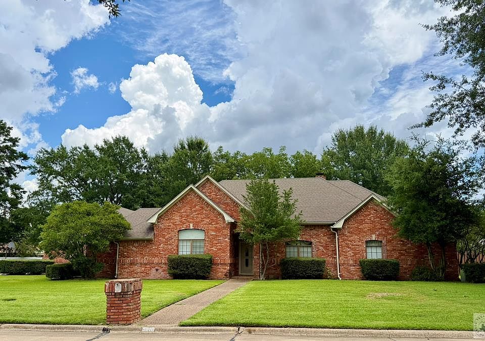 1st image of 5610 Stoneridge Dr