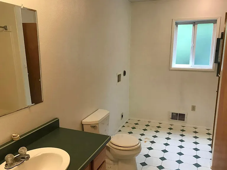 75 Clover View Ct #LWR — Photo 5