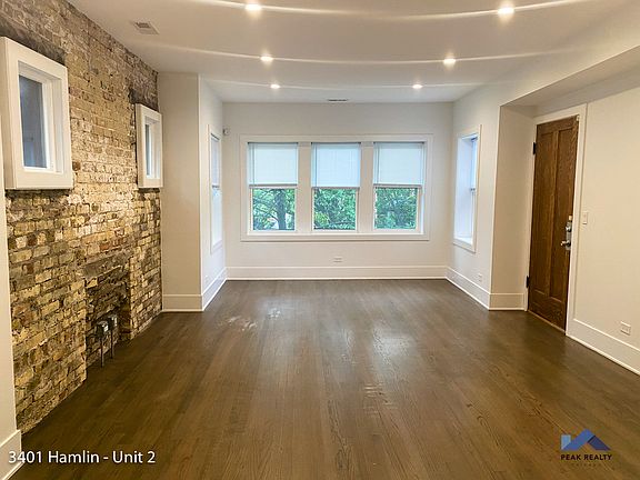3rd image of 3401 N Hamlin Ave #37522