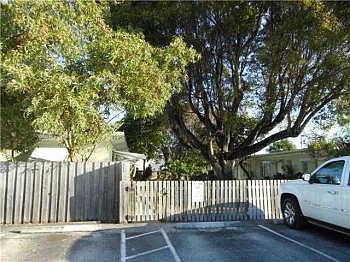 2nd image of 411 SE 14th Ct APT 3