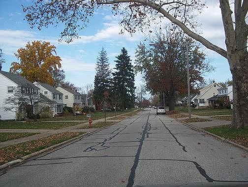 2nd image of 1362 Summit Dr