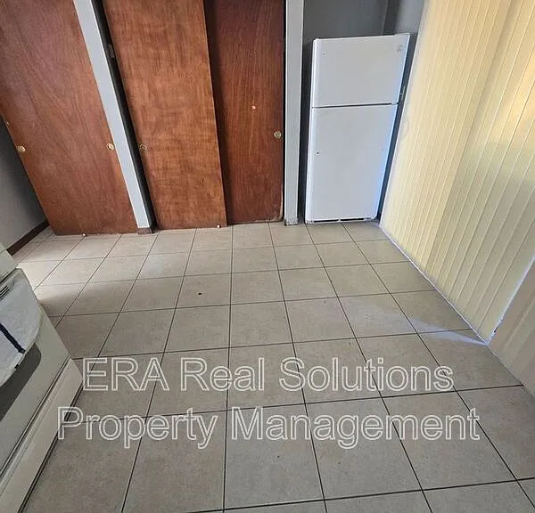 881 Kingsford Rd #A — Photo 10