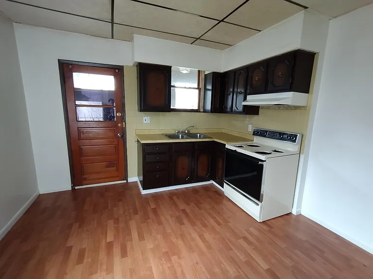 1525 Plum St #1 — Photo 3