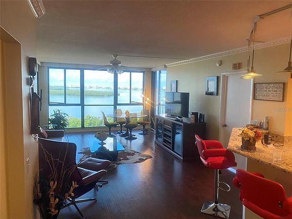 5th image of 7100 SUNSHINE SKYWAY LANE S #906