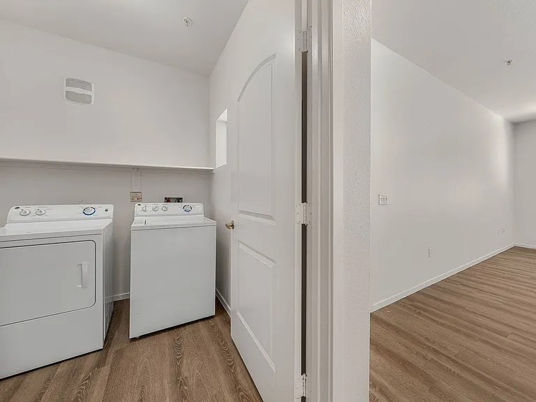 Altair Apartments — Photo 47