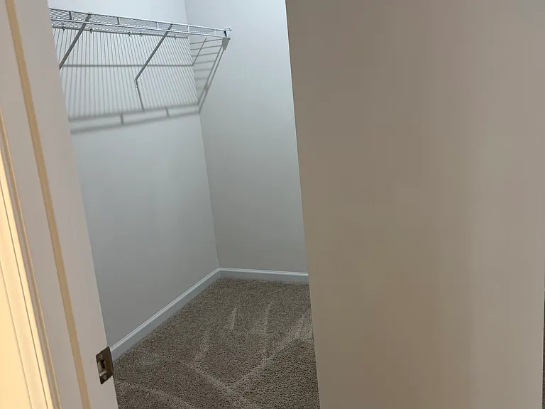 406 Larry Ln — Photo 16
