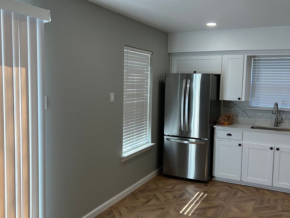 1st image of 3212 Helmet St