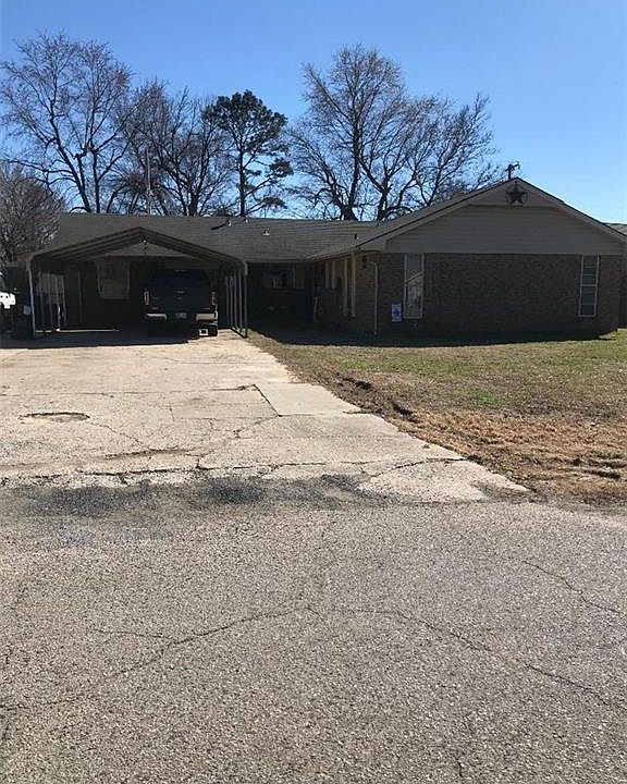 1st image of 413 Hoffman Dr