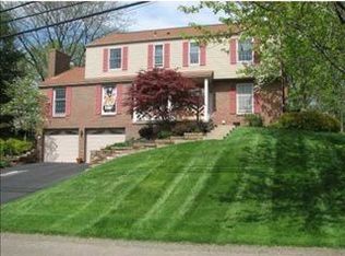 1941 Carriage Hill Rd, Allison Park, PA 15101