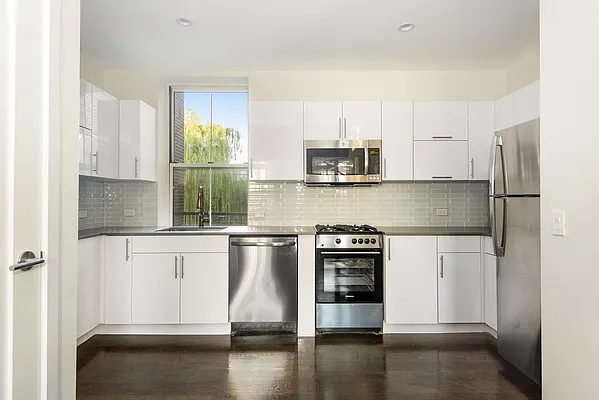 Rented by Dalan Rentals | media 40