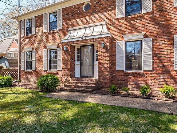 3rd image of 2479 Windy Oaks Dr