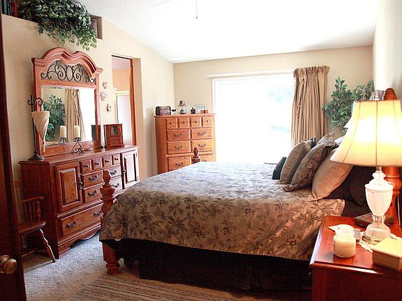 5th image of 804 Kempton Ct