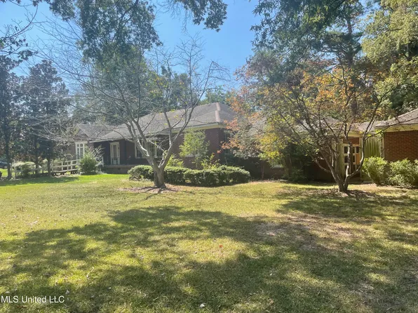 513 Coleman St, Como, MS 38619