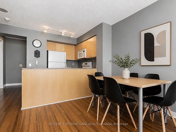 4th image of 361 Front St W #2912